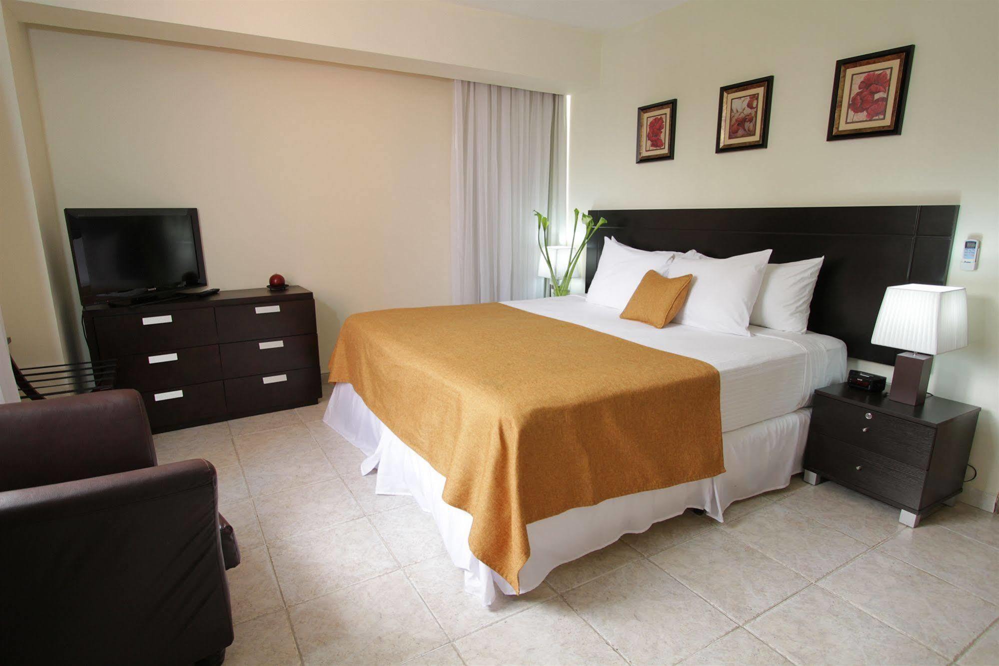 Az Hotel And Suites Panama City Eksteriør billede